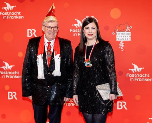 Im Bild: v.li. BR-Rundfunkrat, Volkmar Halbleib mit Begleitung Veitshoechheim, Mainfrankensaele, 06.02.2026, Fastnacht in Franken 2026 Copyright: HMBxMedia xJulienxBecker