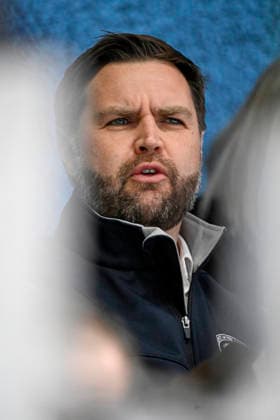 LKS 20260207 US Vice President J.D. Vance attends the women s Ice Hockey Preliminary Round Group A match USA - Finland during the Milano Cortina Winter Olympics at the Milano Rho Arena on February 7, 2026. - EMMI KORHONEN Milano Italy  Copyright: xEmmixKorhonenx cmE1qCmq7Q4