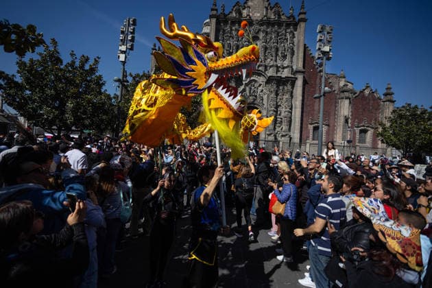 Chinese New Year celebrations in Mexico City MEXICO CITY, MEXICO - FEBRUARY 07: Dragon dancers take part in a parade as spectators watch, during Chinese New Year celebrations through the streets of the city center, in Mexico City, Mexico on February 07, 2026. Dozens of dragon and lion dancers paraded close to spectators in Mexico City s center, marking the start of Chinese New Year celebrations, the Year of the Horse. Daniel Cardenas Anadolu Mexico City Mexico. Editorial use only. Please get in touch for any other usage.  Copyright: x2026xAnadoluxDanielxCardenasx