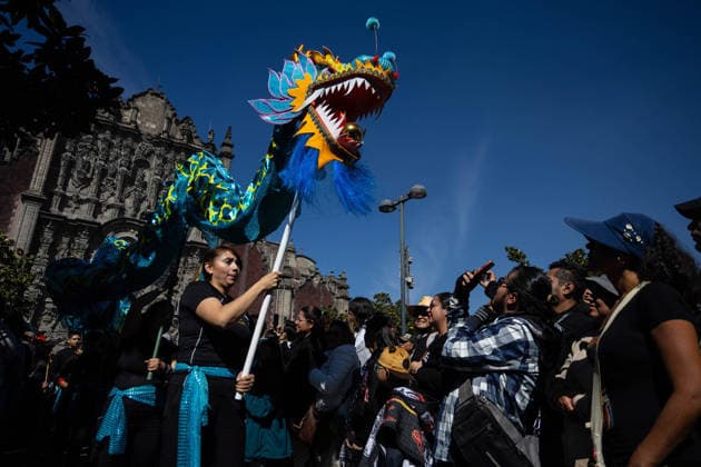 Chinese New Year celebrations in Mexico City MEXICO CITY, MEXICO - FEBRUARY 07: Dragon dancers take part in a parade as spectators watch, during Chinese New Year celebrations through the streets of the city center, in Mexico City, Mexico on February 07, 2026. Dozens of dragon and lion dancers paraded close to spectators in Mexico City s center, marking the start of Chinese New Year celebrations, the Year of the Horse. Daniel Cardenas Anadolu Mexico City Mexico. Editorial use only. Please get in touch for any other usage.  Copyright: x2026xAnadoluxDanielxCardenasx