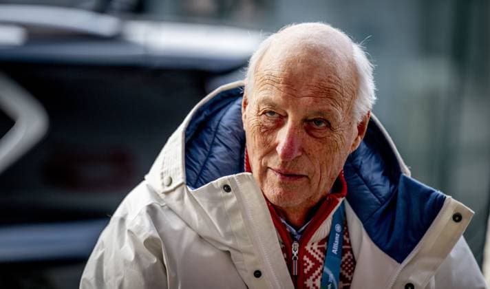 MILAN - King Harald and Queen Sonja of Norway visit the men s 5000 meters Milano Speed Skating Stadium during the Milan Cortina 2026 Winter Olympics. ROBIN UTRECHT ANP netherlands out - belgium out  Copyright: xx x550036668x originalFilename: 550036668.jpg