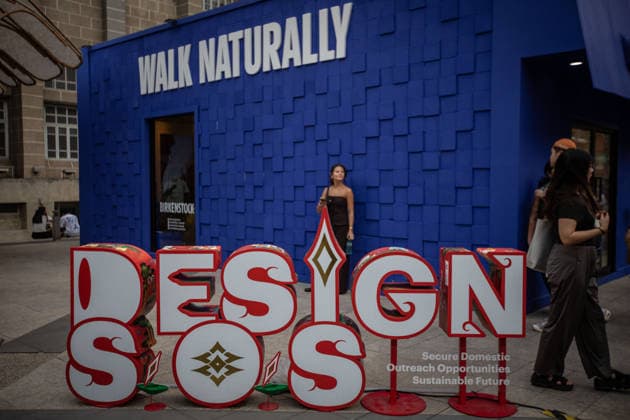 Bangkok Design Week 2026 in Bangkok, Thailand - 08 Feb 2026 Design SOS logo seen during Bangkok Design Week 2026. Bangkok Design Week 2026, themed Design SOS is an expansive festival celebrating creativity and design across Bangkok. Held from January 29 to February 08, showcasing innovative design solutions and fostering positive energy amidst challenges. It promotes Bangkok s status as a UNESCO Creative City of Design, attracting creatives and visitors to explore and contribute to the city s vibrant design landscape. Bangkok Thailand Copyright: xGuillaumexPayenx xSOPAxImagesx GUI_PAYEN_08FEB2026_131A8404