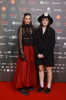 Photocall of the Gaudí Awards in Barcelona The musicians Irene i Julieta, from the group Alosa , during the photocall of the Gaudí Awards, on February 8, 2026, in Barcelona, Catalonia Spain The 18th Gaudí Awards of the Catalan Film Academy will be presented this Sunday at a gala at the Gran Teatre del Liceu in Barcelona in an edition with Romería , by Carla Simón, with 13 nominations, Sirat , by Oliver Laxe, with 12, and Sorda , by Eva Libertad, with 10, leading the choices 08 FEBRUARY 2026 PREMIS GAUDÍ BARCELONA Kike Rincó Barcelona Catalunya Catalunya Barcelona Catalunya Espana Copyright: xKikexRinconx 7276001