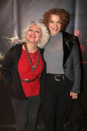 Heike Kloss mit Begleitung bei der Premiere des Theaterstücks 2:22 - Eine Geistergeschichte in der Komödie am Kurfürstendamm im Ernst-Reuter-Saal. Berlin, 08.02.2026
