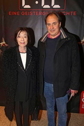 Susanne Juhnke und Oliver Juhnke bei der Premiere des Theaterstücks 2:22 - Eine Geistergeschichte in der Komödie am Kurfürstendamm im Ernst-Reuter-Saal. Berlin, 08.02.2026