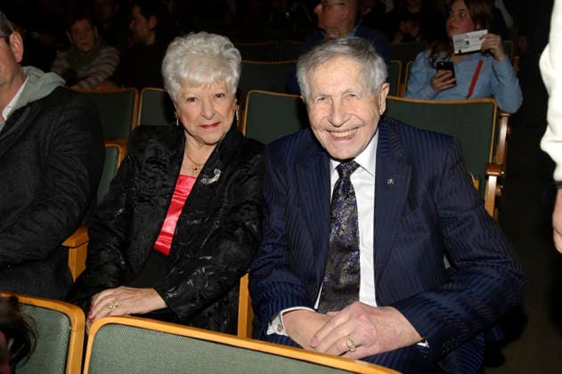 Otfried Laur mit Ehefrau Leni Laur bei der Premiere des Theaterstücks 2:22 - Eine Geistergeschichte in der Komödie am Kurfürstendamm im Ernst-Reuter-Saal. Berlin, 08.02.2026