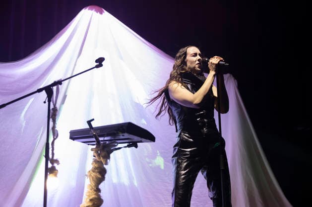 Allie X peforms at Manchester Apollo Canadian singer, songwriter, and visual artist Allie X performs at Manchester Apollo, Manchester, England, 8th February 2026, Credit:Mike Gray Avalon  Copyright: xMikexGrayx xAvalonx 1073259261