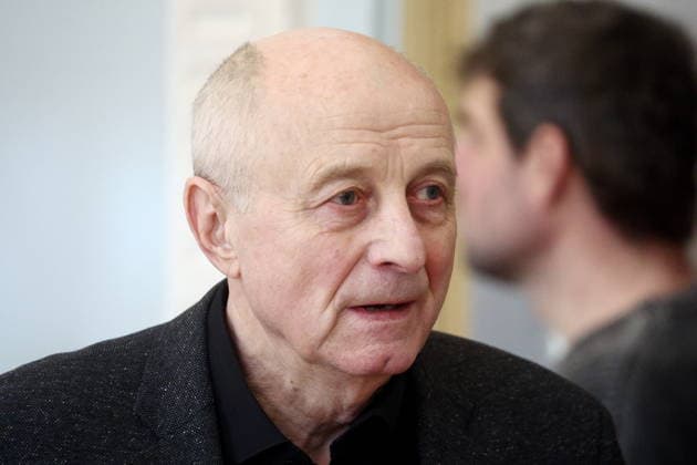 RUSSIA, MOSCOW - FEBRUARY 9, 2026: Actor Alexander Sirin attends a farewell ceremony for actress Olga Chipovskaya in the Great Portrait Foyer of the Vakhtangov State Academic Theatre. Chipovskaya passed away on February 4 at the age of 67 Moscow Russia  - ZUMAt113 20260209_zaa_t113_027 Copyright: xSofyaxSandurskayax