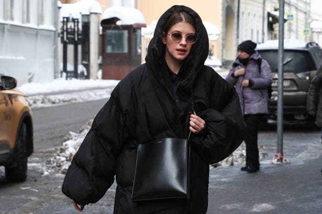 RUSSIA, MOSCOW - FEBRUARY 9, 2026: Actress Anna Chipovskaya arrives for a farewell ceremony for her actress mother Olga Chipovskaya at the Vakhtangov State Academic Theatre. Chipovskaya passed away on February 4 at the age of 67 Moscow Russia  - ZUMAt113 20260209_zaa_t113_029 Copyright: xSofyaxSandurskayax
