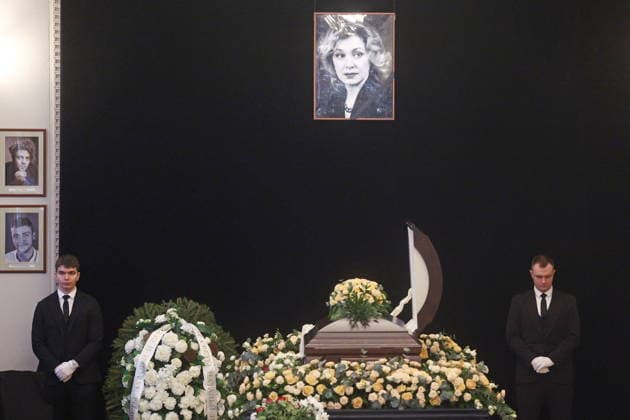 RUSSIA, MOSCOW - FEBRUARY 9, 2026: The body lies in state during a farewell ceremony for actress Olga Chipovskaya in the Great Portrait Foyer of the Vakhtangov State Academic Theatre. Chipovskaya passed away on February 4 at the age of 67 Moscow Russia  - ZUMAt113 20260209_zaa_t113_043 Copyright: xSofyaxSandurskayax