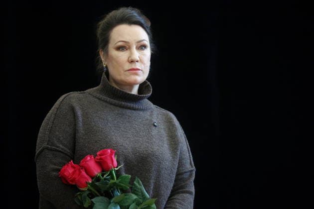 RUSSIA, MOSCOW - FEBRUARY 9, 2026: Olga Tumaykina attends a farewell ceremony for fellow actress Olga Chipovskaya in the Great Portrait Foyer of the Vakhtangov State Academic Theatre. Chipovskaya passed away on February 4 at the age of 67 Moscow Russia  - ZUMAt113 20260209_zaa_t113_044 Copyright: xSofyaxSandurskayax