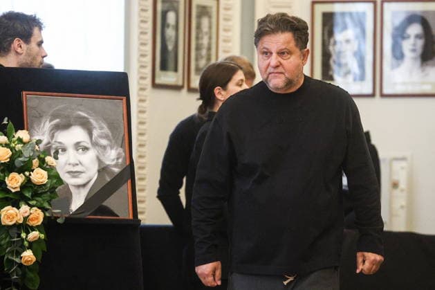 RUSSIA, MOSCOW - FEBRUARY 9, 2026: Actor Alexander Samoylenko attends a farewell ceremony for actress Olga Chipovskaya in the Great Portrait Foyer of the Vakhtangov State Academic Theatre. Chipovskaya passed away on February 4 at the age of 67 Moscow Russia  - ZUMAt113 20260209_zaa_t113_143 Copyright: xSofyaxSandurskayax