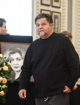 RUSSIA, MOSCOW - FEBRUARY 9, 2026: Actor Alexander Samyolenko attends a farewell ceremony for actress Olga Chipovskaya in the Great Portrait Foyer of the Vakhtangov State Academic Theatre. Chipovskaya passed away on February 4 at the age of 67 Moscow Russia  - ZUMAt113 20260209_zaa_t113_147 Copyright: xSofyaxSandurskayax