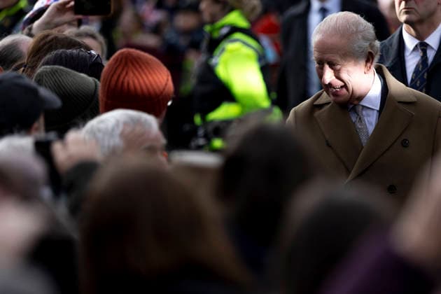 Image Licensed to Parsons Media. 09 02 2026. Clitheroe, United Kingdom. The King visits Lancashire. Clitheroe Train Station. His Majesty King Charles III greets members of the public as he arrives at Clitheroe Train Statoun for a day of visits in Lancashire.  Copyright: xRyanxJenkinsonx xParsonsxMediax PAR-9184-0083