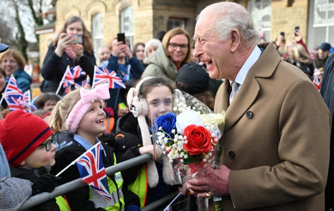 . 09 02 2026. Clitheroe, United Kingdom. King Charles III on a walkabout during a visit to Clitheroe in Lancashire, United Kingdom.  xPoolx xi-Imagesx IIM-26557-0016