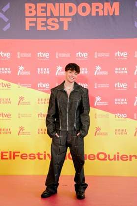 Press conference with the 18 artists of the Benidorm Fest 2026 The singer Izan Llunas poses after a press conference, at the Mirador del Castillo, on February 9, 2026, in Benidorm, Alicante, Valencian Community Spain After the welcome party last Saturday, February 7, today officially starts the week of the Benidorm Fest 2026, six days in which the two semi-finals will be held on February 10 and 12 and the final on February 14, 2026 In addition to the three galas, the programming of the sixth edition of the festival includes rehearsals, press conferences and pre and post galas programs 09 FEBRUARY 2026 Joaquí Benidorm, Alicante, Comunidad Va Benidorm, Alicante, Comunidad Va Spain Copyright: xJoaquinxReinax 7276995