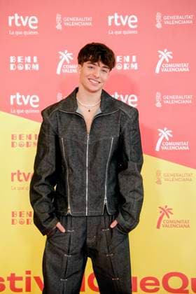 Press conference with the 18 artists of the Benidorm Fest 2026 The singer Izan Llunas poses after a press conference, at the Mirador del Castillo, on February 9, 2026, in Benidorm, Alicante, Valencian Community Spain After the welcome party last Saturday, February 7, today officially starts the week of the Benidorm Fest 2026, six days in which the two semi-finals will be held on February 10 and 12 and the final on February 14, 2026 In addition to the three galas, the programming of the sixth edition of the festival includes rehearsals, press conferences and pre and post galas programs 09 FEBRUARY 2026 Joaquí Benidorm, Alicante, Comunidad Va Benidorm, Alicante, Comunidad Va Spain Copyright: xJoaquinxReinax 7276996