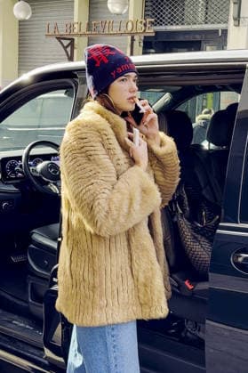 Exclusive Singer Dua Lipa steps out of her van with a cigarette in her mouth before heading to recording studios in Paris, France, on February 9, 2026 Gedeon Taieb Bestimage Exclusive Singer Dua Lipa steps out of her van with a cigarette in her mouth before heading to recording studios in Paris, France, on February 9, 2026 Paris France  Copyright: xGedeonxTaiebx xBestimagexGedeonxTaiebx xBestimagex