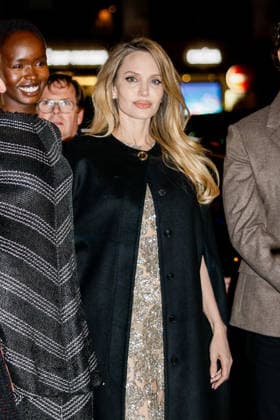 Anyier Anei and Angelina Jolie Arrivals at the Coutures Première at the Pathé Palace cinema in Paris, France, February 9, 2026 Julien Sarkissian Bestimage Arrivals at the Coutures Première at Pathe Palace on February 09, 2026 in Paris, France Paris France  Copyright: xSarkissian-Vieillot BestimagexSarkissian-Vieillot Bestimagex