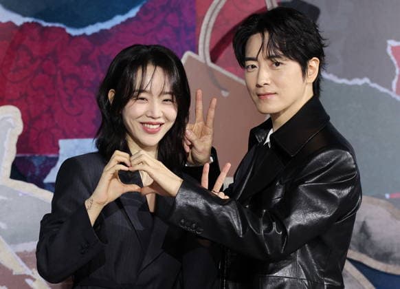 S. Korean actress Shin Hye-sun and actor Lee Jun-hyuk S. Korean actress Shin Hye-sun and actor Lee Jun-hyuk South Korean actress Shin Hye-sun and actor Lee Jun-hyuk, who star in the drama The Art of Sarah, an original series by Netflix, pose for a photo during a publicity event in Seoul on Feb. 10, 2026. The eight-episode series will be released worldwide on Feb. 13. (Yonhap) 2026-02-10 15:25:26 < 1980-2026 YONHAPNEWS AGENCY. .> ¼­¿ïÆ¯º°½Ã EDITORIAL USE ONLY  Copyright: xx PYH2026021012480034400 YonhapxNewsx yonphotos249598