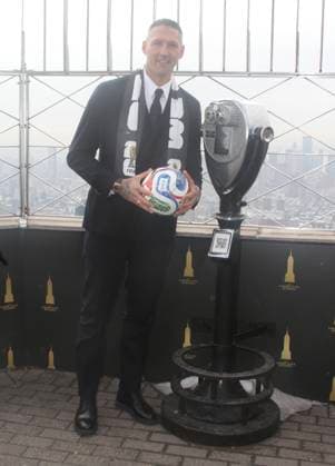 RECORD DATE NOT STATED Marco Materazzi, Kate Barton and Imad Izemrane, light the Empire State Building. (NEW) Marco Materazzi, Kate Barton and Imad Izemrane, light the Empire State Building. February 10, 2026, New York, USA: Marco Materazzi, former soccer player and manager along with Kate Barton, fashion designer and Imad Izemrane, Co-Founder and Chief Executive Officer of N4XT Experiences light the Empire State Building in partnership with N4XT Experiences to kick off New York Fashion Week. Credit: Niyi Fote Thenews2 (Foto: Niyi Fote Thenews2 imago images) Marco Materazzi, Kate Barton and Imad Izemrane, light the Empire State Building. Copyright: xNiyixFotex
