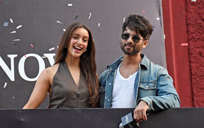 Bollywood actors Shahid Kapoor & Triptii Dimri promote their upcoming film, O Romeo in Mumbai, India - 10 Feb 2026 Indian film actress Triptii Dimri poses for a photo as she promotes her upcoming film O Romeo outside a multiplex in Mumbai. The film will be release on 13th February 2026. Mumbai India Copyright: xAshishxVaishnavx xSOPAxImagesx AVaishnav_Bollywood actors Shahid Kapoor _ Triptii Dimri promote their upcoming film O_Romeo in (4)