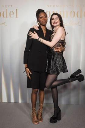 GNTM, Preview zur 21. Staffel im Zoo Palast, Berlin, 09.02.2026 Toni Dreher-Adenuga und Klaudia Giez bei der Preview zur 21. Staffel von Germany s Next Topmodel - by Heidi Klum am 09.02.2026 im Zoopalast Berlin Berlin Zoo Palast Berlin Deutschland Copyright: xGüntherxDornx