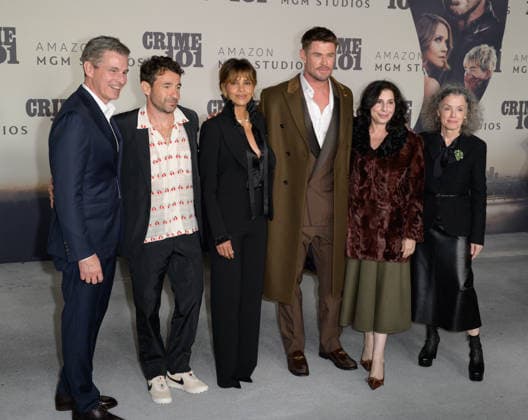 Crime 101 Premiere - Los Angeles, USA LOS ANGELES, USA. February 10, 2026: Mike Hopkins, Bart Layton, Halle Berry, Chris Hemsworth, Sue Kroll & Courtenay Valenti at the premiere for Crime 101 at the United Theatre. Los Angeles CA USA  Copyright: xPaulxSmith Featureflashx