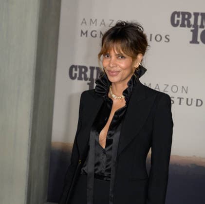 Crime 101 Premiere - Los Angeles, USA LOS ANGELES, USA. February 10, 2026: Halle Berry at the premiere for Crime 101 at the United Theatre. Los Angeles CA USA  Copyright: xPaulxSmith Featureflashx