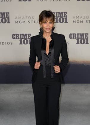 Crime 101 Premiere - Los Angeles, USA LOS ANGELES, USA. February 10, 2026: Halle Berry at the premiere for Crime 101 at the United Theatre. Los Angeles CA USA  Copyright: xPaulxSmith Featureflashx