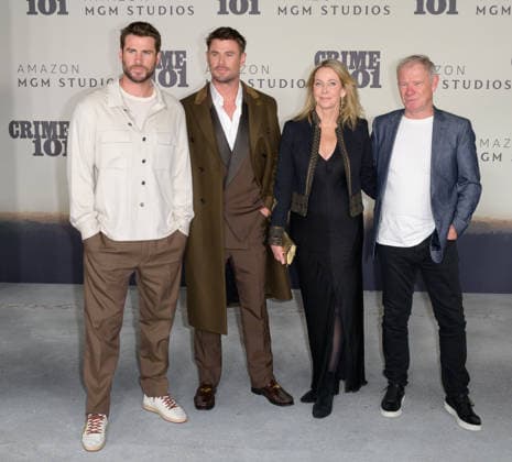 Crime 101 Premiere - Los Angeles, USA LOS ANGELES, USA. February 10, 2026: Liam Hemsworth, Chris Hemsworth & parents Leonie & Craig Hemsworth at the premiere for Crime 101 at the United Theatre. Los Angeles CA USA  Copyright: xPaulxSmith Featureflashx