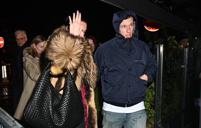 Dua Lipa and her fiancé Callum Turner went to dinner at the Voltaire restaurant in Paris and come out very angry at photographers on February 10, 2026 Yehiel Chekroune Bestimage Dua Lipa and her fiancé Callum Turner went to dinner at the Voltaire restaurant in Paris on February 10, 2026 Paris France  Copyright: xYehielxChekrounex xBestimagexYehielxChekrounex xBestimagex