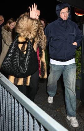 Dua Lipa and her fiancé Callum Turner went to dinner at the Voltaire restaurant in Paris and come out very angry at photographers on February 10, 2026 Yehiel Chekroune Bestimage Dua Lipa and her fiancé Callum Turner went to dinner at the Voltaire restaurant in Paris on February 10, 2026 Paris France  Copyright: xYehielxChekrounex xBestimagexYehielxChekrounex xBestimagex