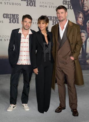 LOS ANGELES, USA February 10, 2026 Bart Layton, Halle Berry Chris Hemsworth at the premiere for Crime 101 at the United Theatre Picture Paul Smith Featureflash 452949 2026 02 10 CA Los Angeles  Copyright: xPaulxSmithx xFeaturesxFlashx xStarfacex STAR_452949_039