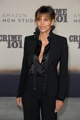 LOS ANGELES, USA February 10, 2026 Halle Berry at the premiere for Crime 101 at the United Theatre Picture Paul Smith Featureflash 452949 2026 02 10 CA Los Angeles  Copyright: xPaulxSmithx xFeaturesxFlashx xStarfacex STAR_452949_049