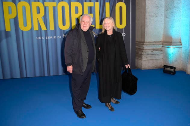 Michele Santoro mit Ehefrau Sanja PodgaJski bei der Premiere der HBO Max-Serie Portobello im Space Cinema Moderno. Rom, 10.02.2026
