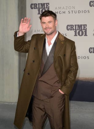 LOS ANGELES, USA February 10, 2026 Chris Hemsworth at the premiere for Crime 101 at the United Theatre Picture Paul Smith Featureflash 452949 2026 02 10 CA Los Angeles  Copyright: xPaulxSmithx xFeaturesxFlashx xStarfacex STAR_452949_073