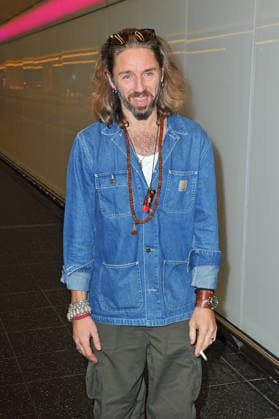 RTL - Dschungelcamp 2026. Gil Ofarim anläßlich der Ankunft der Kandidaten der RTL - Sendung Ich bin ein Star - holt mich hier raus vom Dschungel-Camp 2026 in Australien am 11.02.2026 auf dem Flughafen Frankfurt Main. 20260211MWI109845