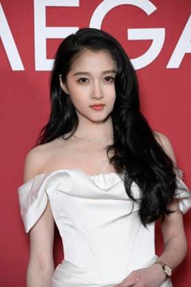 Guan Xiaotong Photocall for the White Winter party at Omega House during the Milan Cortina 2026 Winter Olympics, in Milan, Italy on February 10, 2026 Photocall for the White Winter party at Omega House during the Milan Cortina 2026 Winter Olympics, in Milan, Italy on February 10, 2026 Italie  Copyright: xMassimilianoxMontigellix xSGPx xBestimagexMassimilianoxMontigellix xSGPx xBestimagex