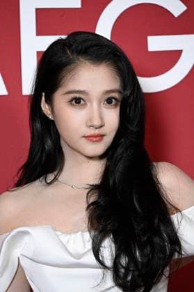 Guan Xiaotong Photocall for the White Winter party at Omega House during the Milan Cortina 2026 Winter Olympics, in Milan, Italy on February 10, 2026 Photocall for the White Winter party at Omega House during the Milan Cortina 2026 Winter Olympics, in Milan, Italy on February 10, 2026 Italie  Copyright: xMassimilianoxMontigellix xSGPx xBestimagexMassimilianoxMontigellix xSGPx xBestimagex