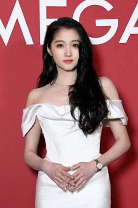 Guan Xiaotong Photocall for the White Winter party at Omega House during the Milan Cortina 2026 Winter Olympics, in Milan, Italy on February 10, 2026 Photocall for the White Winter party at Omega House during the Milan Cortina 2026 Winter Olympics, in Milan, Italy on February 10, 2026 Italie  Copyright: xMassimilianoxMontigellix xSGPx xBestimagexMassimilianoxMontigellix xSGPx xBestimagex