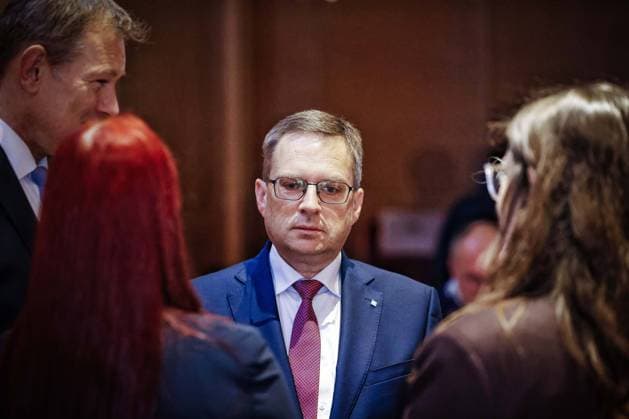 11.02.2026, Linz, AUT, Unterwegs in Oberösterreich, Prozess August Wöginger, im Bild ÖVP-Klubobmann August Wöginger, im Rahmen eines Prozesses gegen ÖVP-Klubobmann Wöginger und zwei Finanzbeamte wegen Amtsmissbrauchs, aufgenommen am Mittwoch, 11. Februar 2026 in Linz., *** 11 02 2026, Linz, AUT, On the road in Upper Austria, Trial August Wöginger, in the picture ÖVP Klubobmann August Wöginger, in the context of a trial against ÖVP Klubobmann Wöginger and two tax officials for abuse of office, taken on Wednesday, February 11, 2026 in Linz ,