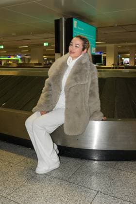 RTL Dschungelcamp - Frankfurt 2026. Ariel Hediger bei der Rueckkehr der Dschungelcamp-Kandidaten der RTL-Reality-TV-Show - Ich bin ein Star – Holt mich hier raus! aus Australien am 11.02.2026 am Flughafen Frankfurt am Main. Frankfurt Flughafen Hessen