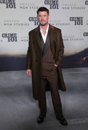 10 February, 2026 - Los Angeles, California - Chris Hemsworth. World Premiere Of Amazon MGM Studios Crime 101 held at The United Theater on Broadway, in Los Angeles. Los Angeles USA - ZUMAa123 20260210_zaa_a123_133 Copyright: xADx