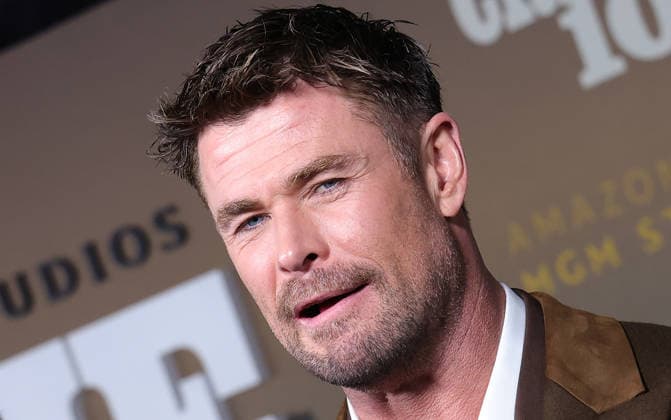 10 February, 2026 - Los Angeles, California - Chris Hemsworth. World Premiere Of Amazon MGM Studios Crime 101 held at The United Theater on Broadway, in Los Angeles. Los Angeles USA - ZUMAa123 20260210_zaa_a123_143 Copyright: xADx