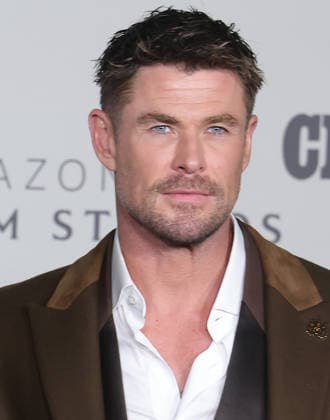 10 February, 2026 - Los Angeles, California - Chris Hemsworth. World Premiere Of Amazon MGM Studios Crime 101 held at The United Theater on Broadway, in Los Angeles. Los Angeles USA - ZUMAa123 20260210_zaa_a123_145 Copyright: xADx
