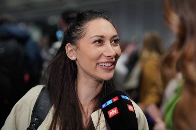 RTL Dschungelcamp - Frankfurt 2026. Samira Yavuz bei der Rueckkehr der Dschungelcamp-Kandidaten der RTL-Reality-TV-Show - Ich bin ein Star – Holt mich hier raus! aus Australien am 11.02.2026 am Flughafen Frankfurt am Main. Frankfurt Flughafen Hessen *** RTL Dschungelcamp Frankfurt 2026 Samira Yavuz at the return of the jungle camp candidates of the RTL reality TV show Ich bin ein Star - Holt mich hier raus aus Australien on 11 02 2026 at Frankfurt Airport Frankfurt am Main Frankfurt Airport Hessen