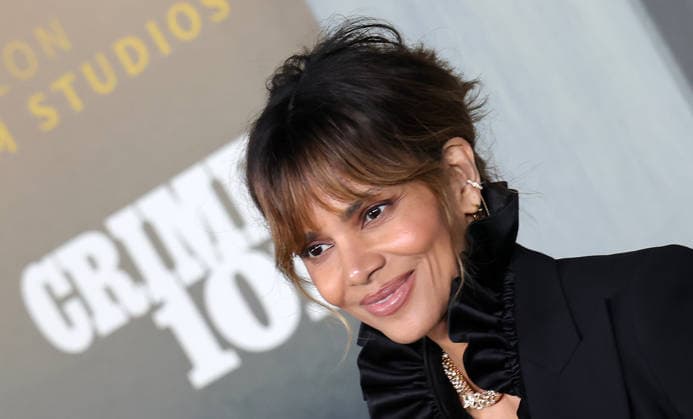 10 February, 2026 - Los Angeles, California -Halle Berry. World Premiere Of Amazon MGM Studios Crime 101 held at The United Theater on Broadway, in Los Angeles. Los Angeles USA  - ZUMAa123 20260210_zaa_a123_186 Copyright: xADx