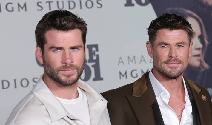 10 February, 2026 - Los Angeles, California - Liam Hemsworth, Chris Hemsworth. World Premiere Of Amazon MGM Studios Crime 101 held at The United Theater on Broadway, in Los Angeles. Los Angeles USA  - ZUMAa123 20260210_zaa_a123_189 Copyright: xADx