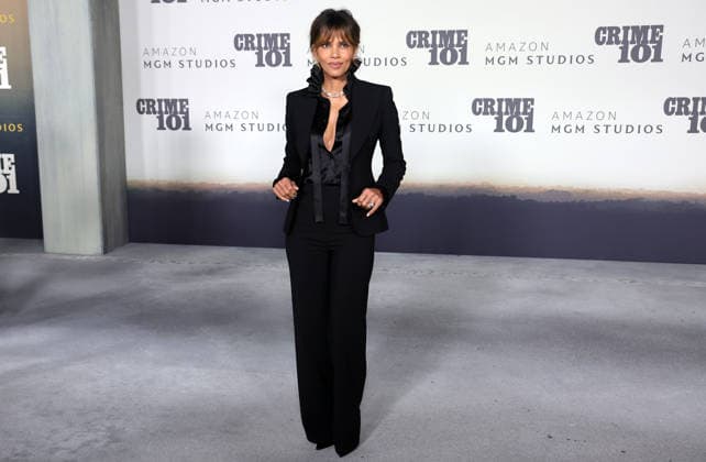 10 February, 2026 - Los Angeles, California -Halle Berry. World Premiere Of Amazon MGM Studios Crime 101 held at The United Theater on Broadway, in Los Angeles. Los Angeles USA  - ZUMAa123 20260210_zaa_a123_198 Copyright: xADx